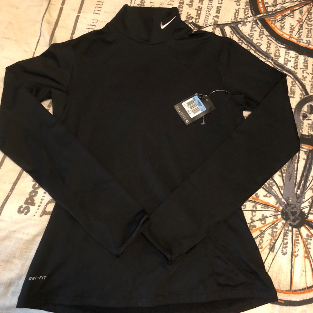 Brand new woman’s Nike shirt